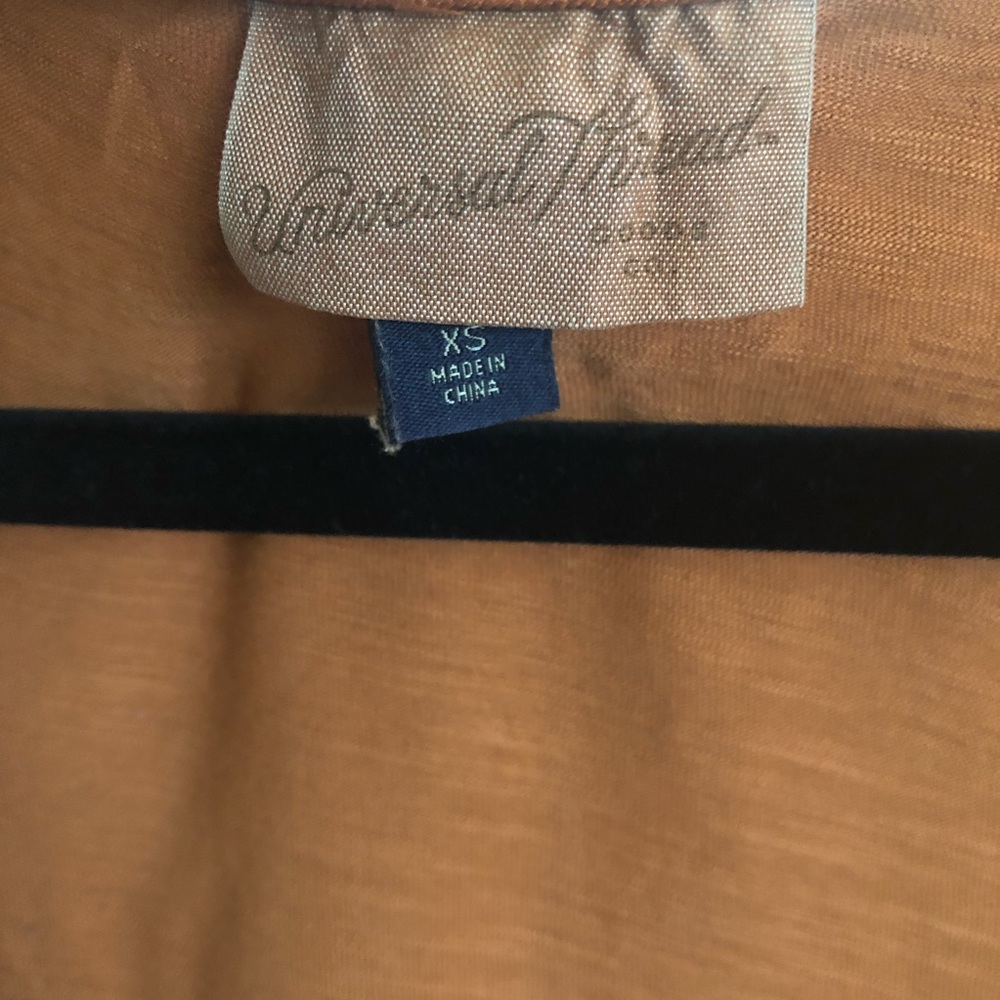 Universal Thread button-up tank - Picture 5 of 5